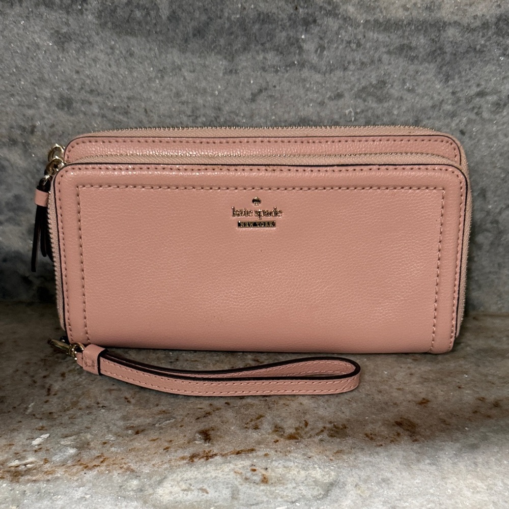 Like new Kate Spade NY Staci Double Zip Cary all Wristlet